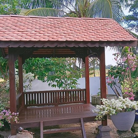 Kurau Inn Farmstay Kuala Kurau Exterior foto